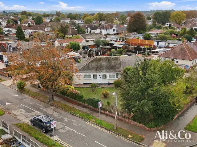 Victoria Avenue, Grays, photo 1