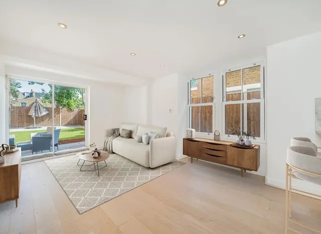 Photo 3 — Latimer Road, Wimbledon, SW19