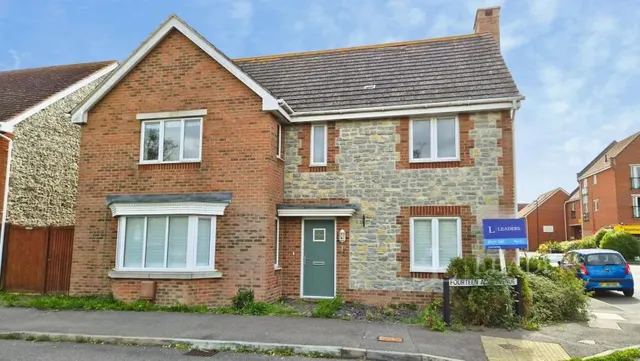 Fourteen Acre Avenue, Felpham, PO22, photo 1
