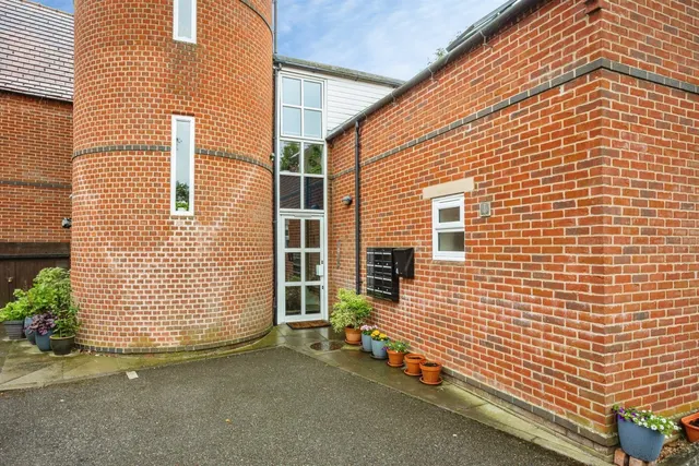 St. Annes Close, Oakham, photo 1