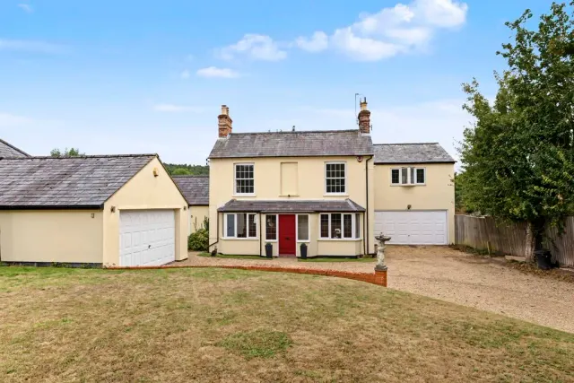 Buckland Wharf, Buckland, Buckinghamshire, HP22 5LQ, photo 1