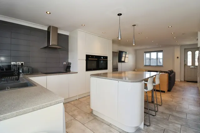 Photo 2 — Brookthorpe Court, BRISTOL, Avon, BS37