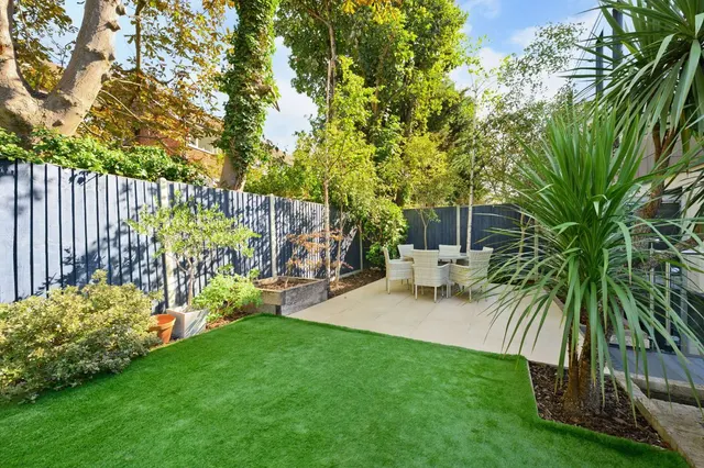Indigo Square, Surbiton, KT6, photo 3