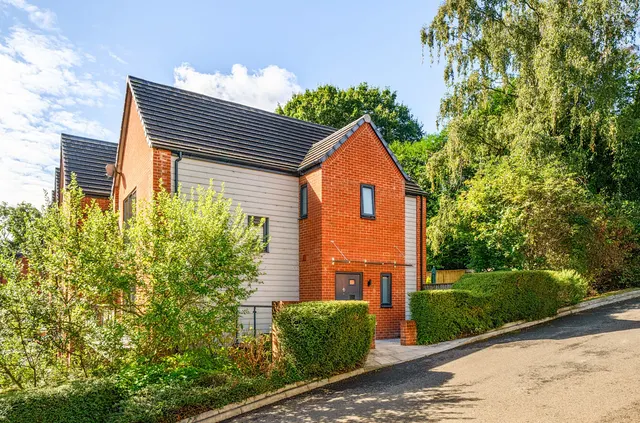 Sundays Hill Close, Hedge End, SO30, photo 1