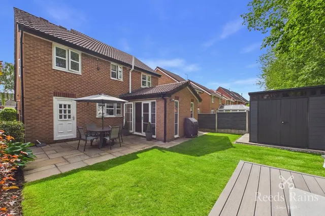 Troon Close, Euxton, PR7, photo 2