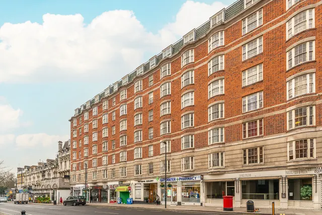 24 Peters Court, Porchester Road, London, photo 1