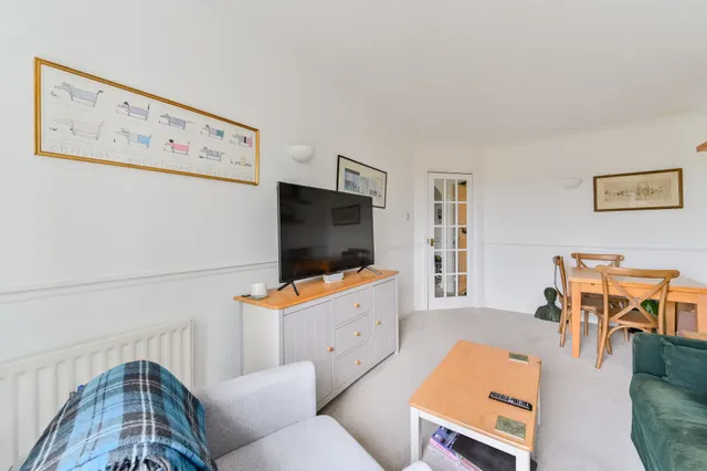 Photo 3 — 12 Berisford Mews, London