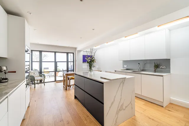 Gironde Road, London, SW6, photo 1