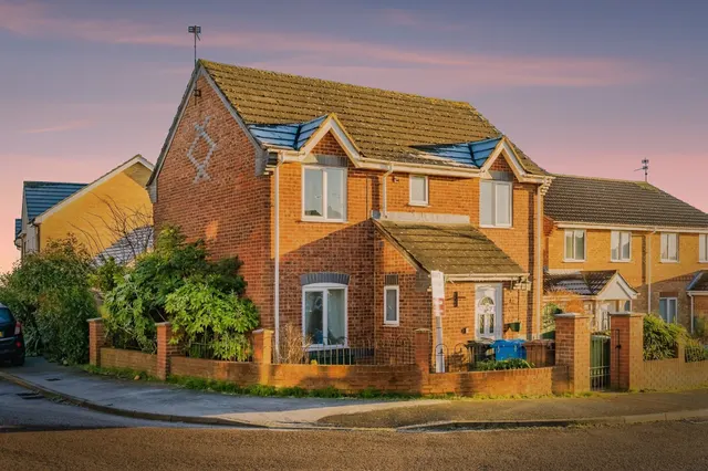 Applegarth Close, Corby, NN18, photo 1