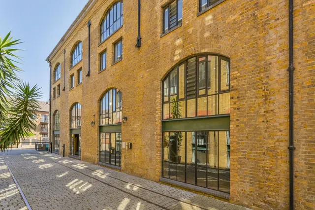 2 Taffrail House, Burrells Wharf Square, London, photo 1
