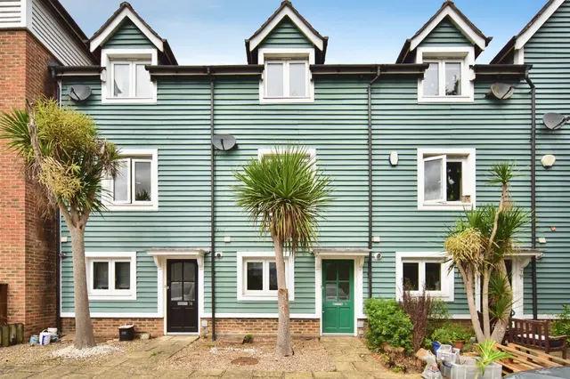The Lakes, Larkfield, Aylesford, photo 1