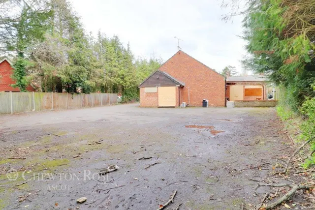 Winkfield Row, Bracknell, photo 3