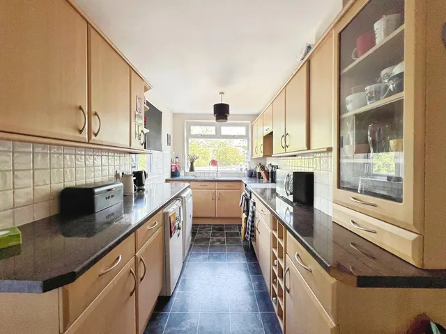 East Road, Street, BA16, photo 3