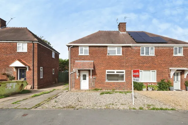 Gauden Road, Wollescote, DY9, photo 1