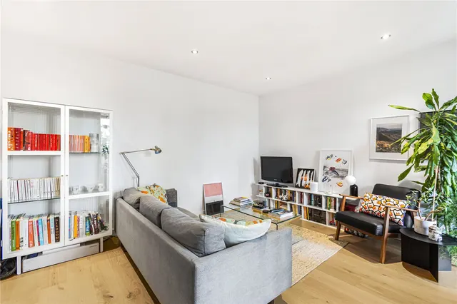 Esker Place, Cambridge Heath, E2, photo 3