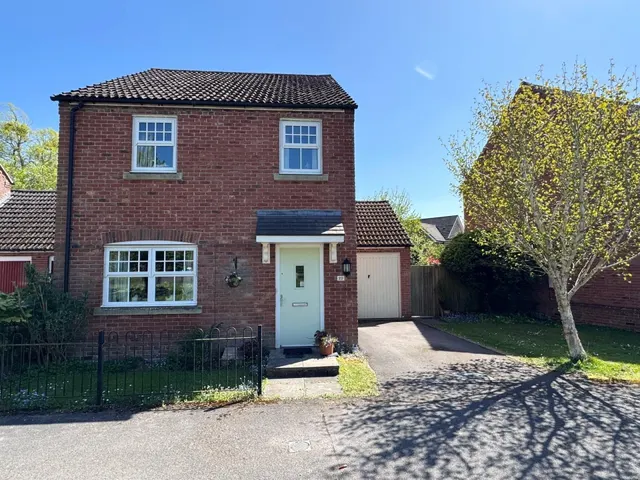 Bilberry Gardens, Mortimer, RG7, photo 1