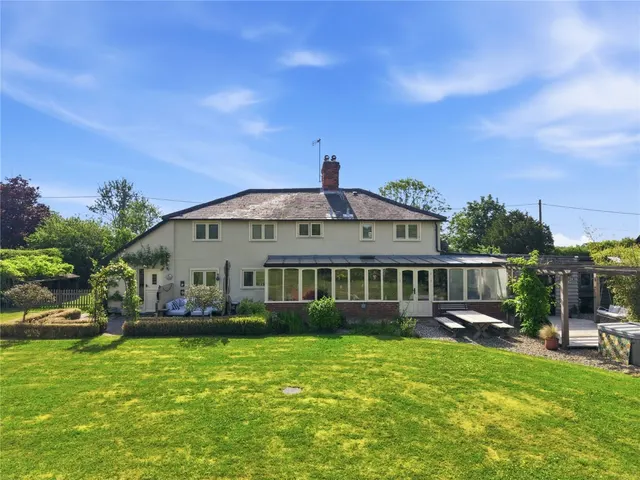 with 6 bedrooms in Radwinter, Saffron Walden, CB10, photo 1