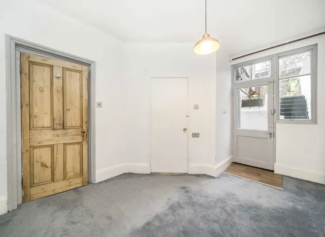 Photo 3 — Warneford Street, Homerton, E9