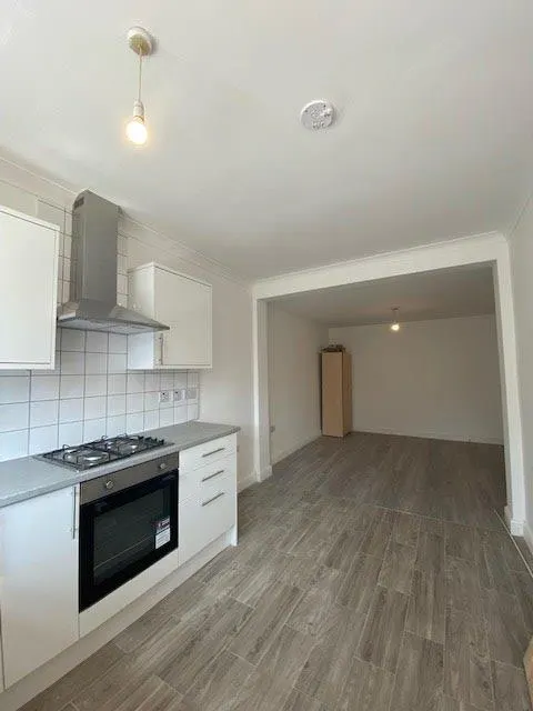 Oakwood Avenue, Southall, UB1, photo 1