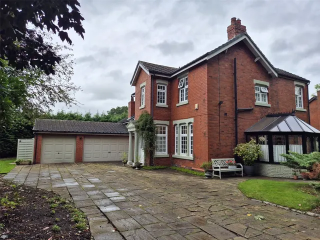 Parkfields Lane, Fearnhead, WA2, photo 1