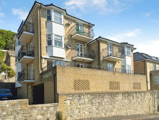 Zig Zag Road, Ventnor, PO38, photo 1