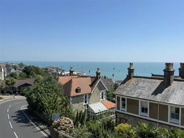 Zig Zag Road, Ventnor, PO38, photo 2