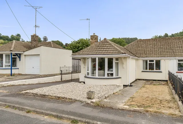 3 bedroom house — Stringers Drive, Stroud, GL5 3RA