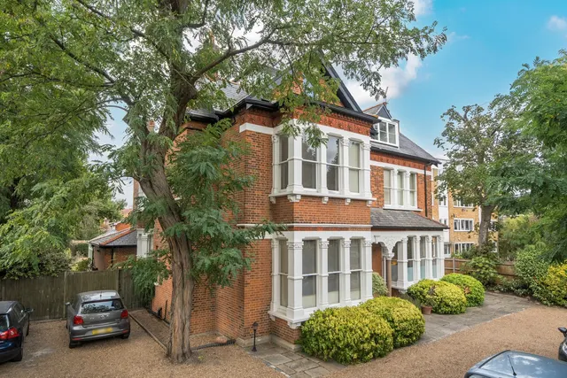 Westcombe Park Road, SE3, photo 1