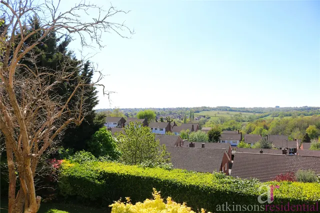 Dunraven Drive, Enfield, EN2, photo 2