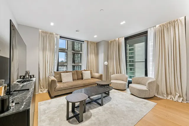 2 bedroom flat — 1 Casson Square, London, SE1