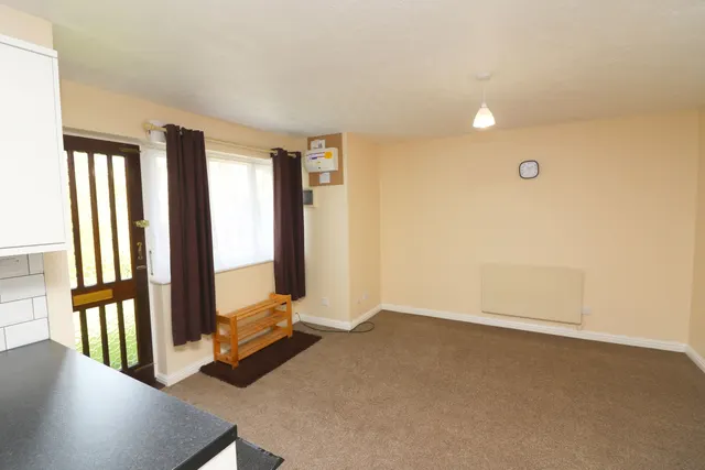 Nicholson Mews, Surrey Egham, TW20, photo 2