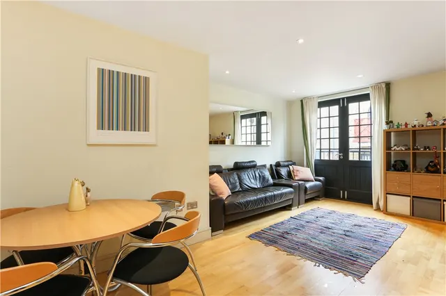 Photo 3 — Cayenne Court, London, SE1
