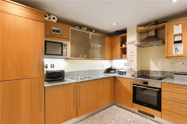 Photo 2 — Cayenne Court, London, SE1