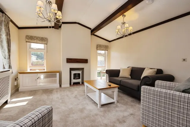 Portsmouth Road, Thursley, GU8, photo 2