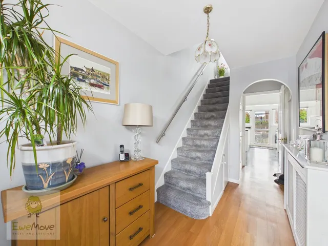 Povey Avenue, Wainscott, ME2, photo 2