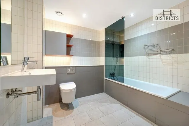 Tidal Basin Road, E16, photo 3
