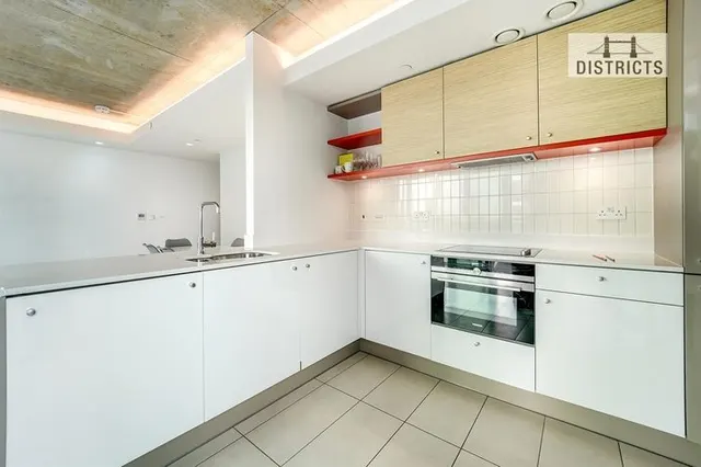Tidal Basin Road, E16, photo 2