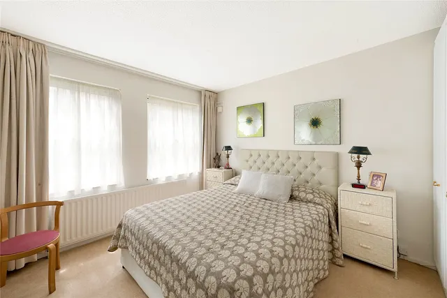 Thorney Crescent, London, SW11, photo 1