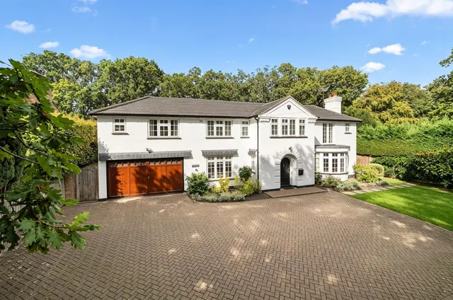 Blackdown Avenue, Pyrford, GU22, photo 1