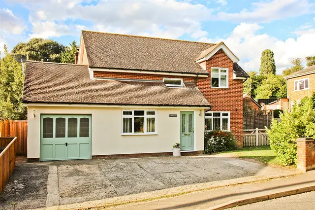 Cuckoo Hill, Bures, CO8, photo 1
