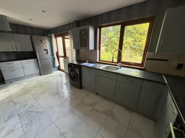 Larch Grove, Dunmurry, BT17, photo 3