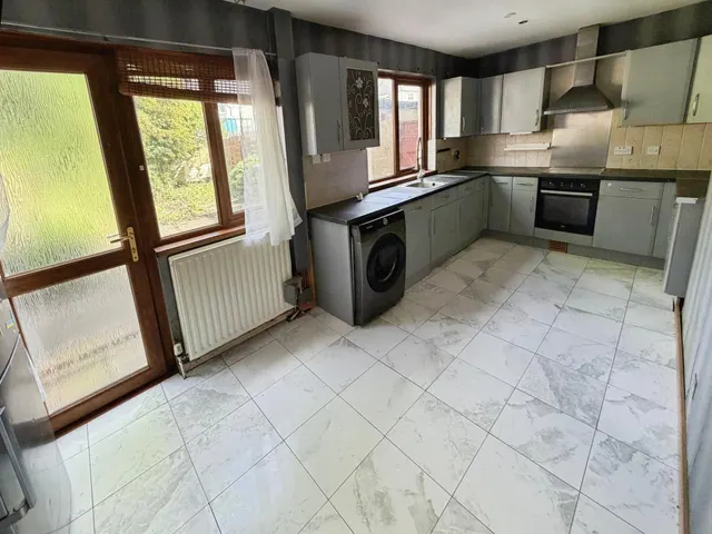 Larch Grove, Dunmurry, BT17, photo 2