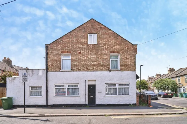 Selby Road, London, E13, photo 1