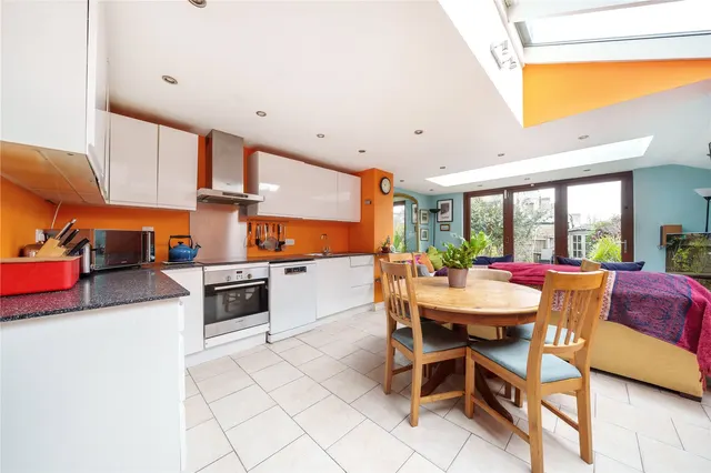 Photo 2 — Heath Gardens, Twickenham, TW1 4LY