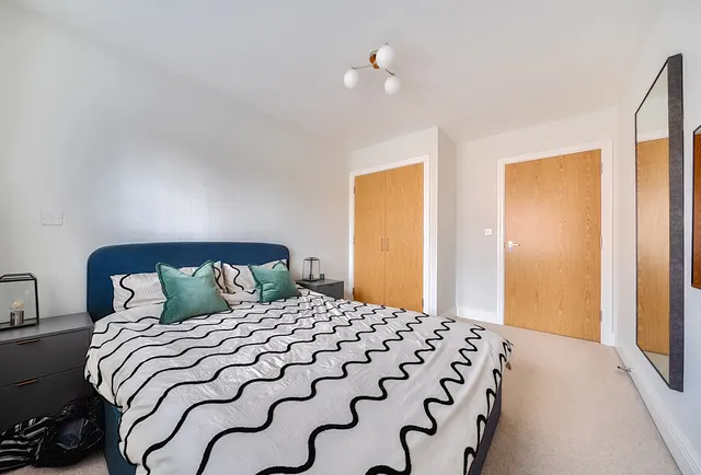 Photo 2 — Gainsborough Court, Horley, 73, RH6 8QN