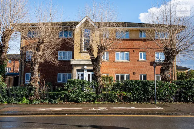 12 Hennessy Road, London, N9 0XQ, photo 1