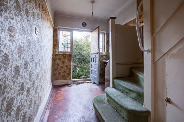 Photo 3 — Priory Gardens, London N6 5QS