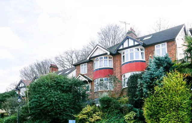 Photo 2 — Priory Gardens, London N6 5QS
