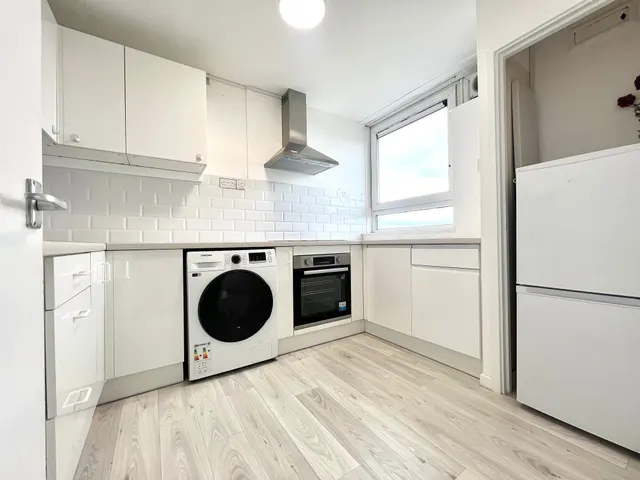 Westland House, London, E16, photo 1