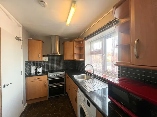 Dale Court Grove, Hill, E18, photo 3